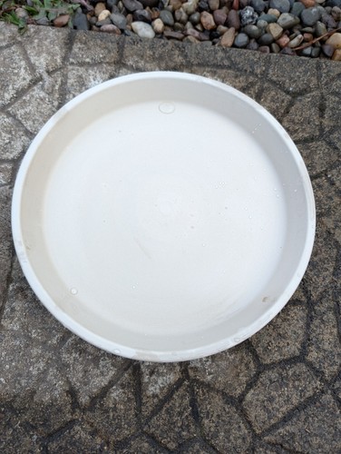 White ceramic plant saucer - saucer, |
